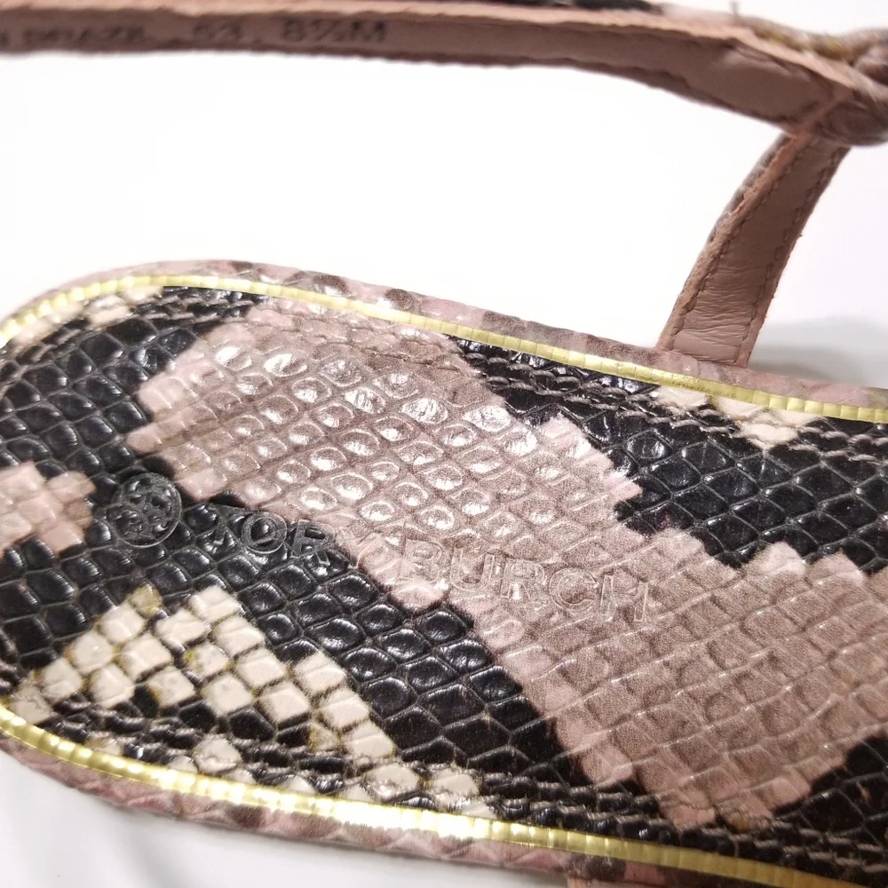 NIB Tory Burch Emmy Snake Printed‎ Leather T-Strap Flat Sandal in Misty Rose